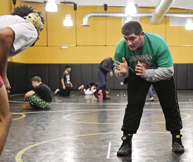 VND-WrestleFeatch-010318-2 VND-WrestleFeatch-010318-2