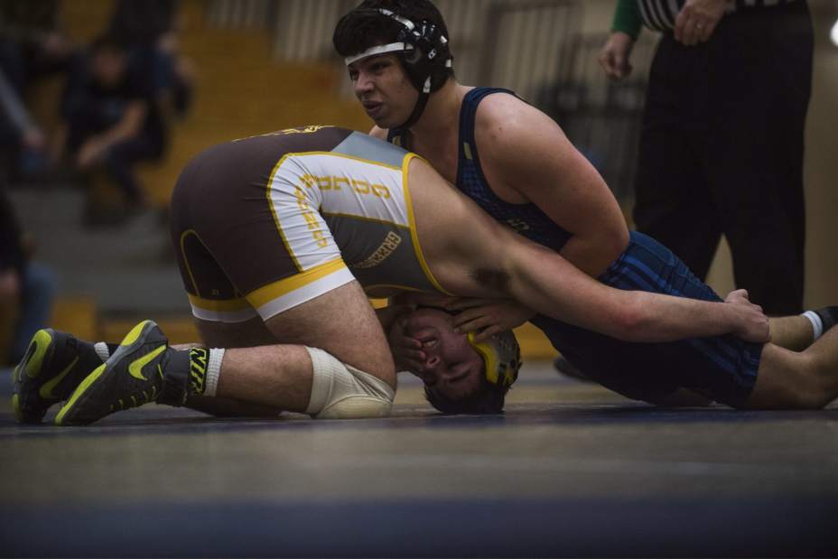 gtr-GSFRwrestling1-010418 gtr-GSFRwrestling1-010418