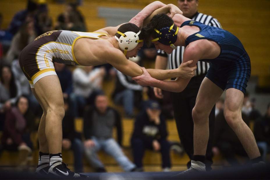 gtr-GSFRwrestling11-010418 gtr-GSFRwrestling11-010418