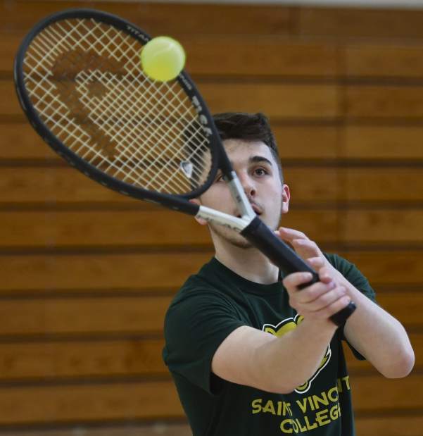 vnd-valleytennis10-041018 vnd-valleytennis10-041018