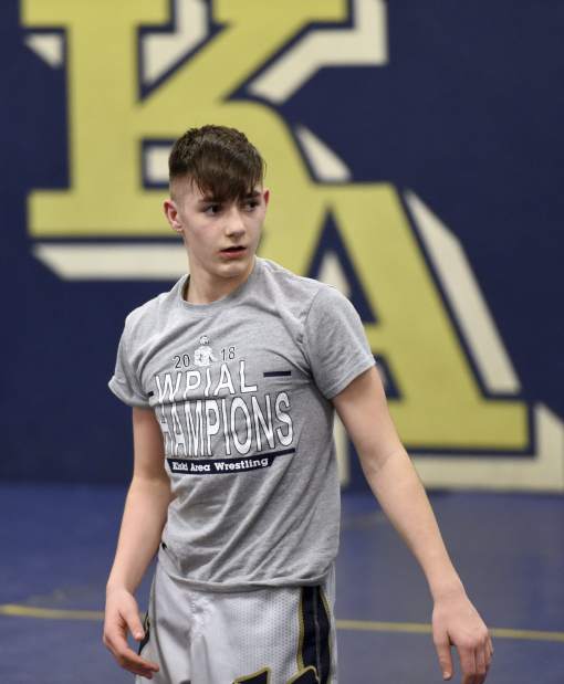 482405_VND-AAAwrestle10-120518 482405_VND-AAAwrestle10-120518