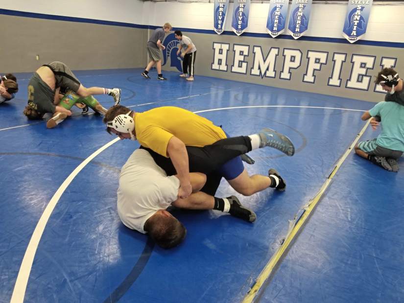 506626_gtr-Hempwrestle5-120518 506626_gtr-Hempwrestle5-120518