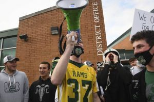 Protests meant to reinstate Pine-Richland football coach Eric Kasperowicz didnt work, columnist Mark Madden writes.