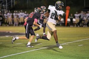 Belle Vernons Quinton Martin takes off on a 62-yard touchdown run in the second quarter against Southmoreland on Friday, Oct. 202, 2023.