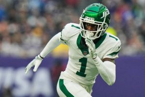 Jets cornerback Sauce Gardner agreed to a four-year, $120.4 million extension.