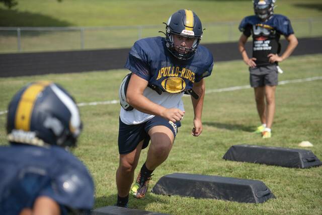 Apollo-Ridge’s Chris Dailey runs reps Wednesday, Aug. 6, 2025 during practice at Apollo-Ridge School District.
