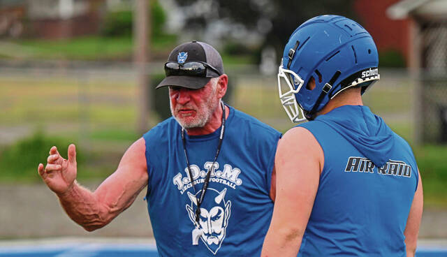 8743651_web1_vnd-LeechburgFB109-081725