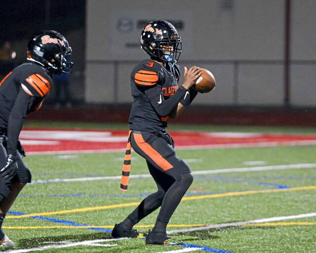 Clairton QB Jeff Thompson plays against Bishop Canevin during a WPIAL Class A semifinal last season.