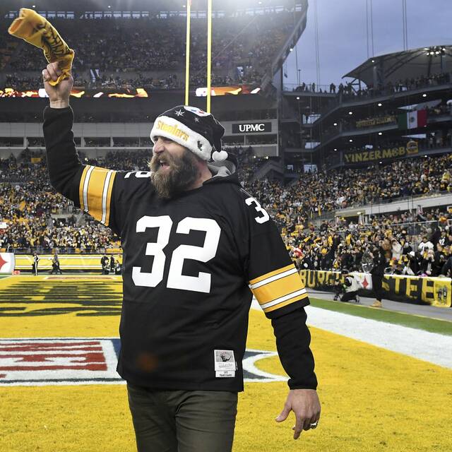 8752822_web1_ptr-SteelersBengals20-122423