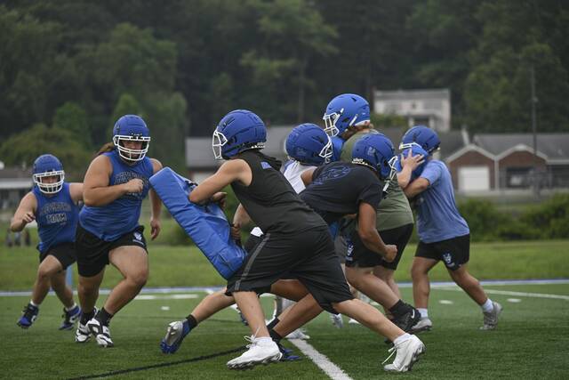 8758186_web1_vnd-LeechburgFB103-081725