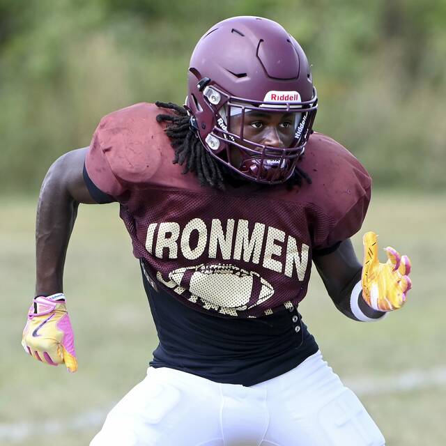 Steel Valley’s Da’Ron Barksdale works out during practice on Tuesday, Aug. 12, 2025, in Munhall.