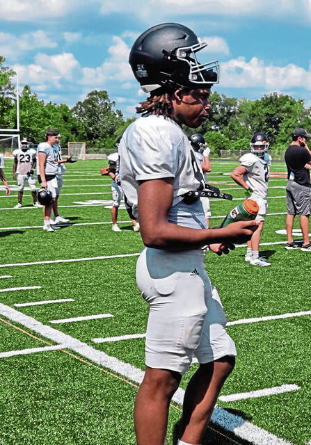 8766278_web1_gtr-RobYoung2