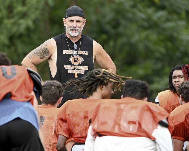 8768359_web1_ptr-FTAB25-BeaverFalls-04