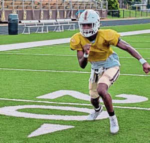 Highlands senior wide receiver/cornerback Jahmar Wright practices Thursday, Aug. 14, 2025 at Golden Rams Stadium.