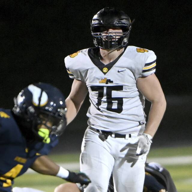 North Allegheny’s Lincoln Hoke plays against Central Catholic on Sept. 27, 2024.