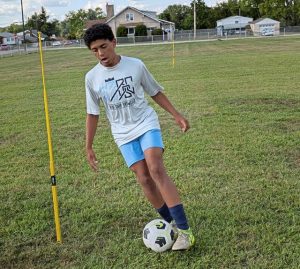 Riverview freshman Gregory Morse works on his footwork during a training session Aug. 27, 2025, at McKinley Field in Verona.