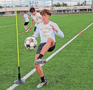 Gateway junior defender Max Fry works on a footwork drill during a training session Aug. 27, 2025, at the Gateway Sports Complex.