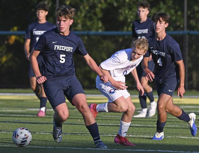 8834118_web1_vnd-FreeportSoccer01-090525