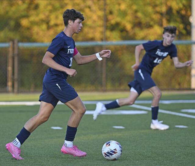 8834118_web1_vnd-FreeportSoccer09-090525
