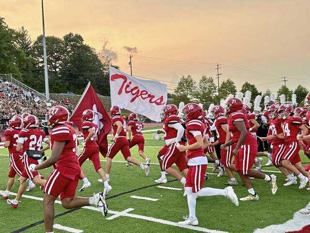 8837797_web1_gtr-PTMoon1-090625