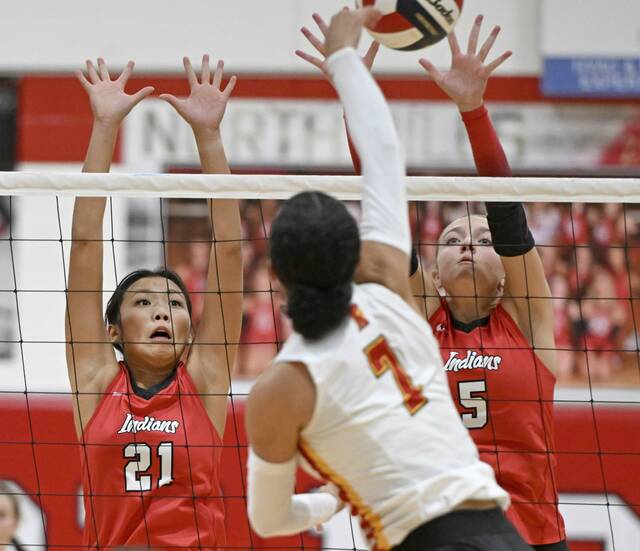 8846521_web1_nh-NorthHillsVolleyball07-091025