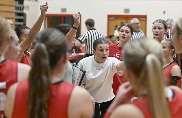8846521_web1_nh-NorthHillsVolleyball08-091025