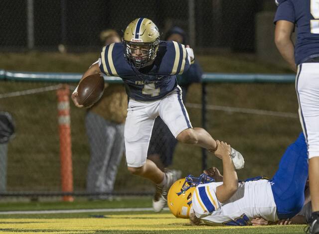 Freeport’s Luke Selinger breaks in to the end zone for a touchdown against Derry in the second half Aug. 29, 2025, at Freeport High School.