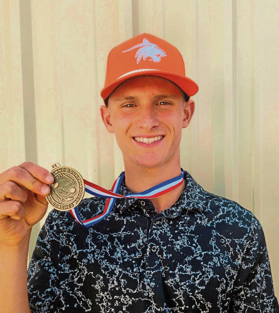 8856157_web1_gtr-WCCAgolf1-091225