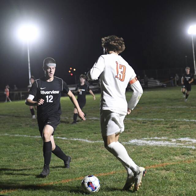 8856171_web1_vnd-SpringRiverbsoc4-091225