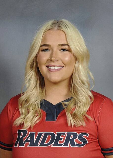 8857325_web1_gtr-MaddieUschock2