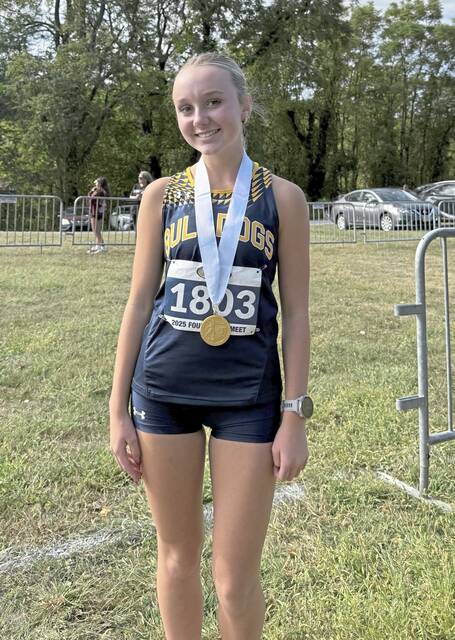 8892240_web1_her-SSAXC2-100225