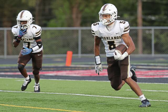 8892804_web1_vnd-HighlandsEF04-090425