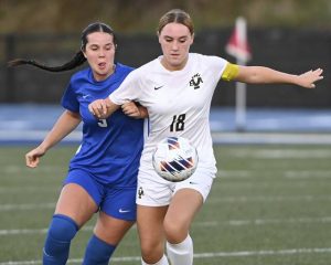 Belle Vernon’s Kelsey Roskovich battles South Park’s Arianna Beck for possession during their game on Wednesday, Sept. 24, 2025, at South Park.