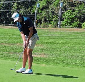 Kiski Area’s Max Mottura enters the final round of the WPIAL golf tournament six shots behind leader Carson Kittsley of Fox Chapel.