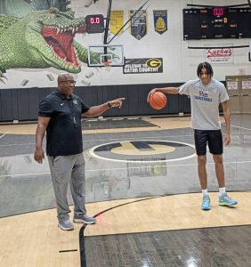 Gateway coach Vern Benson works with Mykel Bruce-McCrommon during an open-gym workout Sept. 30, 2025, at Gateway’s Furrie Sports Complex