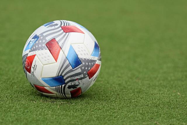 8918674_web1_AP21303796902416