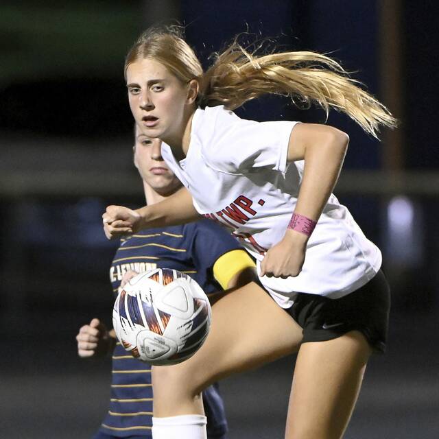 8928461_web1_ptr-PetersLebogsoc03-100725