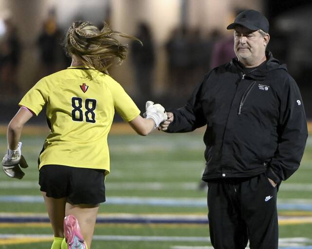 8928461_web1_ptr-PetersLebogsoc07-100725