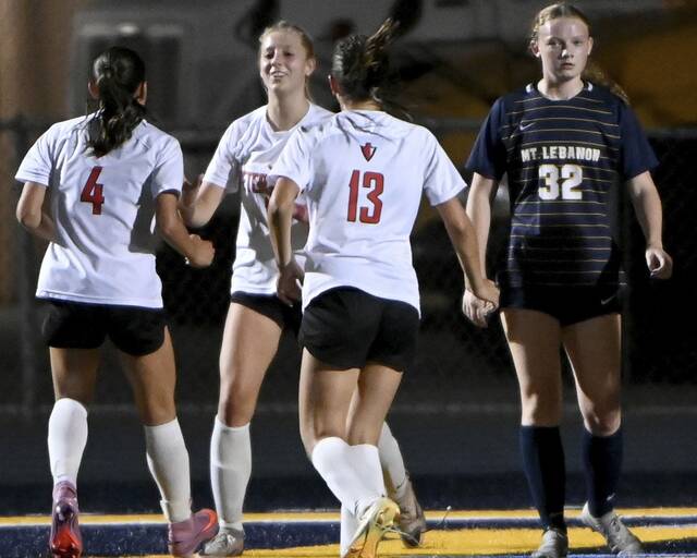 8928461_web1_ptr-PetersLebogsoc13-100725