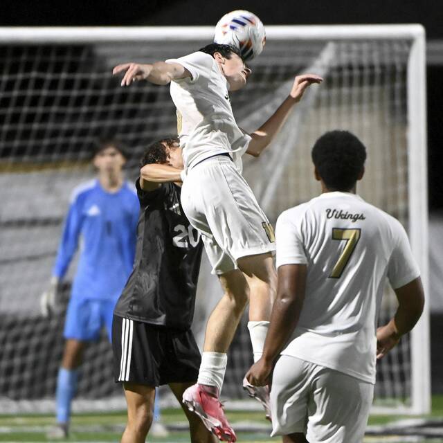 8931703_web1_ptr-QVHopewellbsoc14-100825