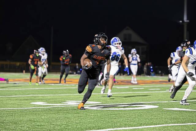 8942567_web1_vnd-LeechClair05-101125