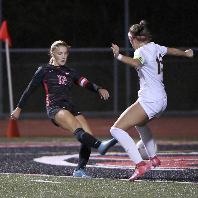 8954560_web1_ptr-FCNorwingsoc02-101625