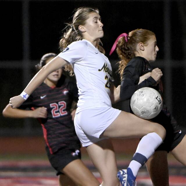 8954560_web1_ptr-FCNorwingsoc12-101625