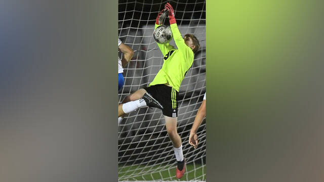 8974268_web1_sig-Cvsoccer-103025-WEB