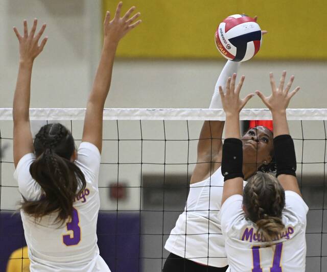 8974331_web1_mte-GatewayVolleyball05-082925