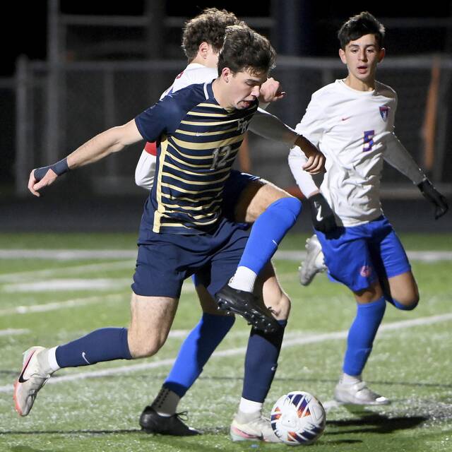 8976327_web1_ptr-FRCVbsoc12-102325