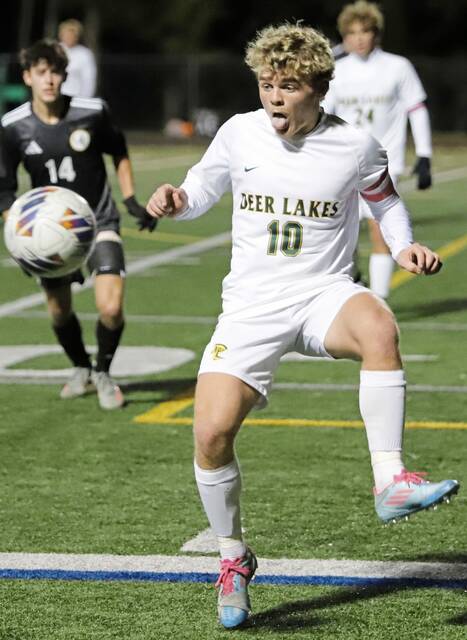 8992284_web1_gtr-DLsoccer1-102825