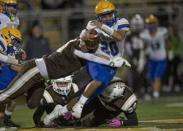 9006649_web1_vnd-DerryHighlands100-110125