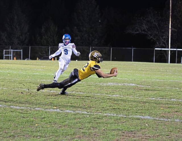 9006643_web1_gtr-Jeannette-110125