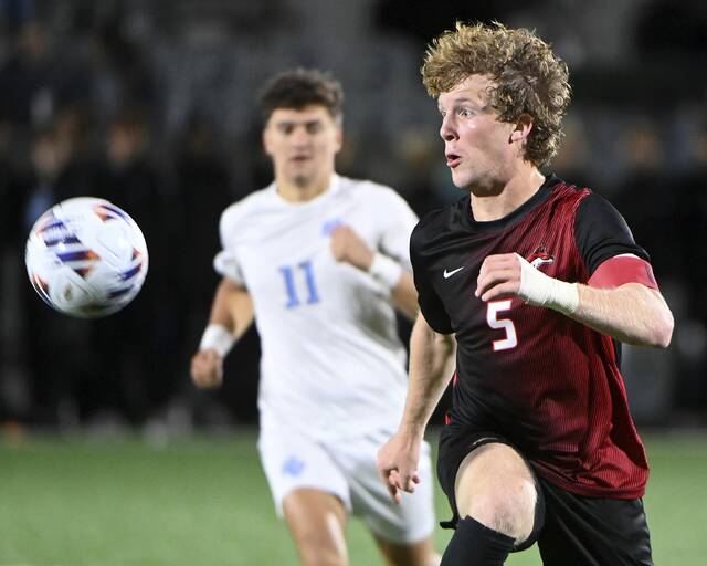 9006688_web1_ptr-FCSVbsoc05-110125